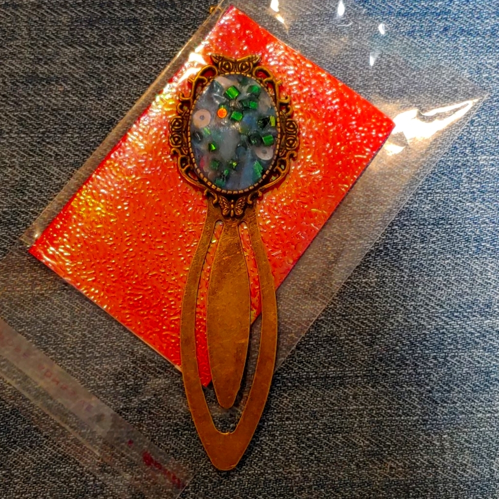 Metal & resin bookmark